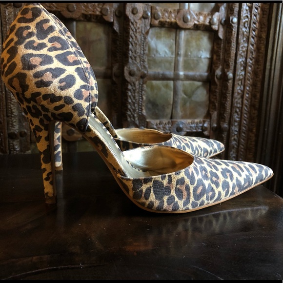 Gorgeous Suede Leopard Print Heels ♥️ - Picture 9 of 12